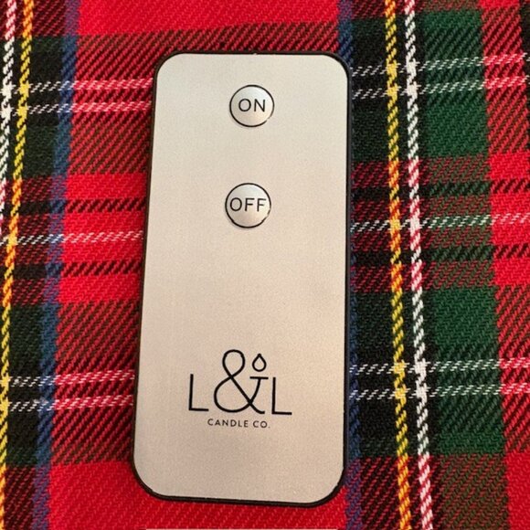 Luminara 9.75" Drip Taper Real Flame Set of 6 Ivory Candles - Picture 5 of 5